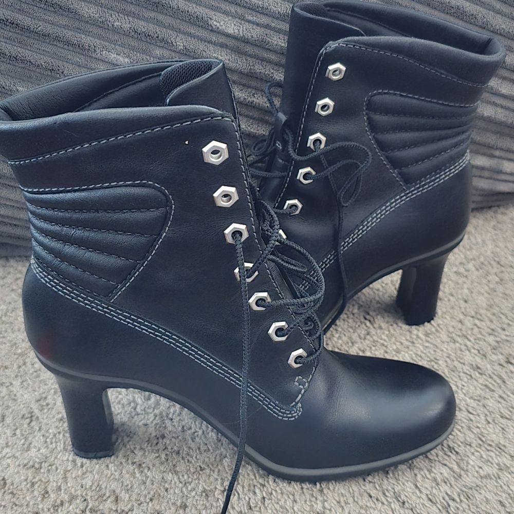 Timberland Booties Size 6.5 - Picture 4 of 8